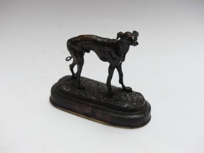 null PIERRE JULES MENE (1810 -1879), Lévrier à l'arrêt, bronze à patine brune. Signé...