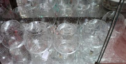 null MASON et MORETTI à MURANO, onze verres à dégustation en cristal gravé de pe...