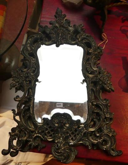 null Paire de miroirs en bronze de style rocaille 