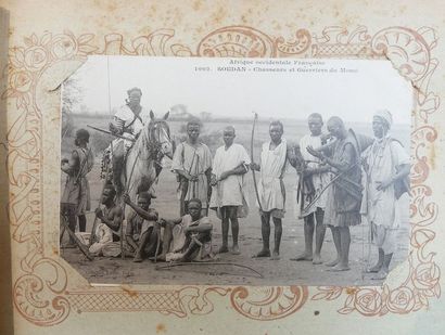 null ALBUM de 88 CARTES POSTALES Colonies Françaises, Afrique, Tonkin. 