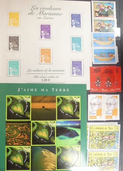 null FRANCE Emissions 1849/2000 : 8 albums de timbres principalement neufs dont valeur...