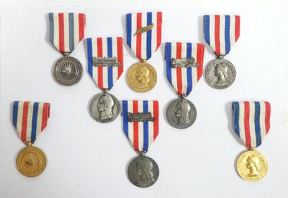 null Lot de 8 médailles des Chemins de fer, la plupart attribuées. Taille ordonnance....