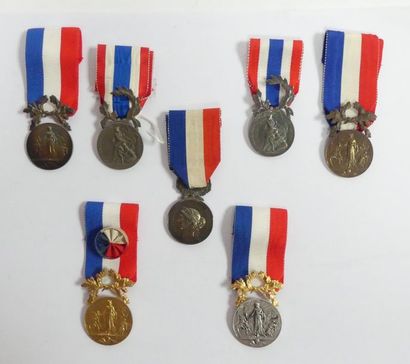 null Lot de 7 médailles du ministère de l'intérieur, de la police nationale et municipale...