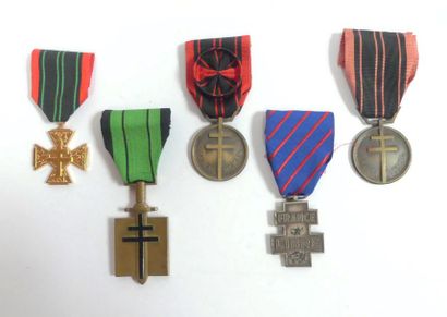 null 5 médailles: Croix des compagnons de la Libération (tirage postérieur), 2 médailles...