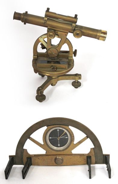 null THEODOLITE en laiton signé AMSTRONG & BRo, Manchester. 24 x 22,5 cm On y joint...