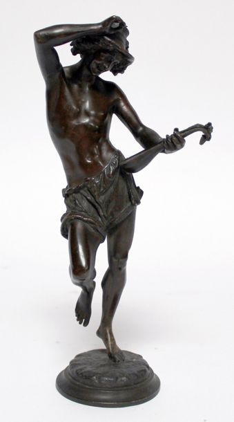 null CARRIER-BELLEUSE (1824-1887) Le joueur de Mandoline. Bronze à patine brune,...