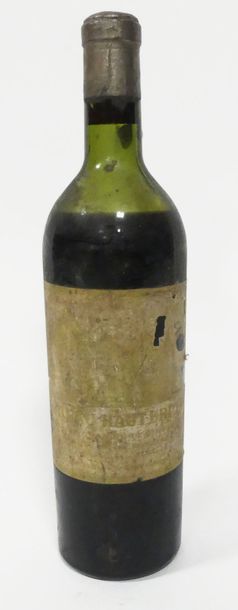 null CHATEAU HAUT-BRION, 1951, une bouteille étiquette abimée, niveau épaule