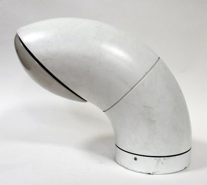 null Piero MENICHETTI, XXe. LAMPE de SOL modèle Tumbo, en aluminium laqué blanc....