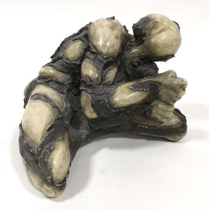 null ANDRE, école contemporaine. Homme accroupi. Terre cuite patinée. 30 x 40 cm