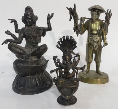 null Trois SUJETS comprenant une SHIVA en bronze, une lampe à huile Thaïlande et...