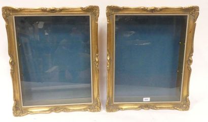 null Deux VITRINES d'applique, cadre de style Louis XV 58 x 46 cm  