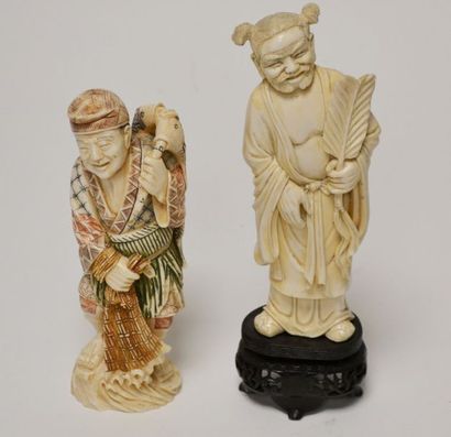 null Deux SUJETS en ivoire sculpté, Sage, Chine, vers 1930 et paysan, polychrome,...