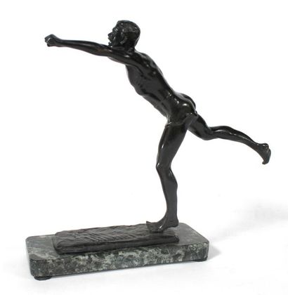 null Franz IFFLAND (1862-1935), l'arrivée. Bronze à patine noire, fonte d'édition...