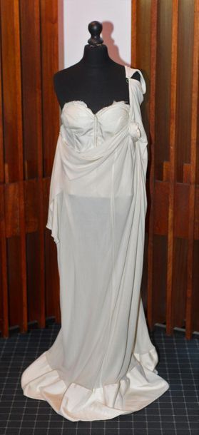 null Yohji YAMAMOTO. Robe de mariée composée d'un bustier en soie sauvage sur lequel...