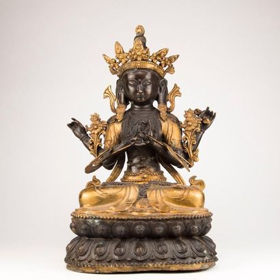 null TIBET. Statue of Bodhisattva in repoussé copper. 20th century. H: 49 cm.