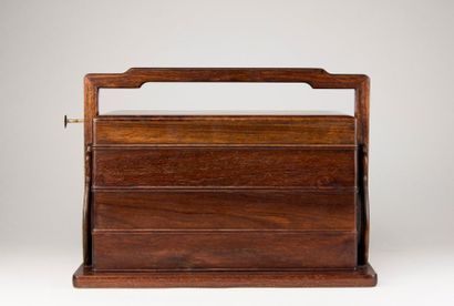 null Wooden picnic box. Early 20th century. 35.5x24.5 cm.