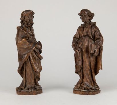 null Deux apôtres en bois sculpté. début du XVIIIème siècle. H: 26 cm. (Quelques...