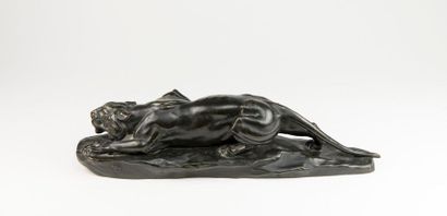 null Léon BUREAU (1866-1906). Lioness on the lookout, bronze event with brown patina....