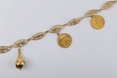 Bracelet ancien à maille filigranée en or...