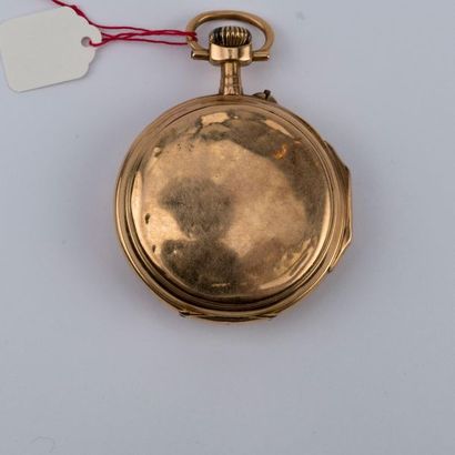 null Pocket watch with double case in plain yellow gold, horse head punch. The dial...