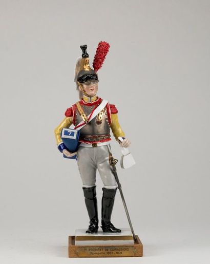 null Adrien Van Gerdinge (1921 - 2006). Figurine en porcelaine de l'armée Napoléonienne....