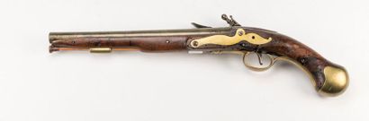 null Pistolet d’arçon à silex, vers 1760-1780. 
E.M. 
L : 46,5 cm. 
(Accidents au...
