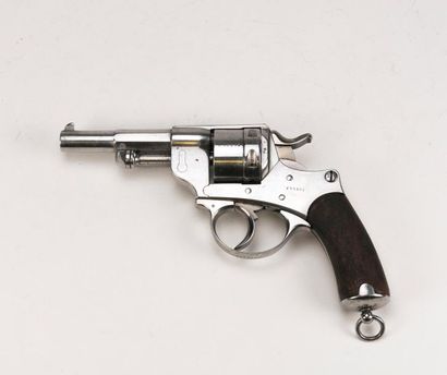 null Revolver d'ordonnance modèle 1873 S1876, calibre 11-73 mm.
N°F95495.
L : 24...
