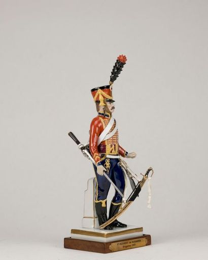 null Adrien Van Gerdinge (1921 - 2006). Figurine en porcelaine de l'armée Napoléonienne....