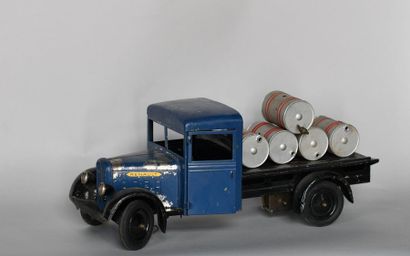 null CIJ 1/10ème Réf 6/23 – 1935 
Camion plateau RENAULT 5T bleu avec chargement...