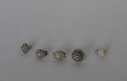 null THAILAND. Set of 5 silver rings with filigree decoration. 23,7 g (Prov: Bangkok...