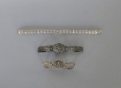 null THAILAND. Set of 3 openwork and filigree silver bracelets. Weight: 47 g.