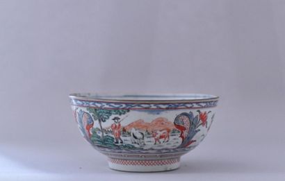 null China, 18th century.
Green family porcelain bowl decorated with a shepherd and...