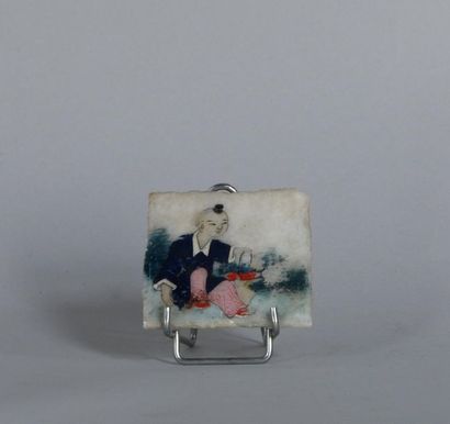 null China. Painting on thin hard stone plate of a young boy.
7,5x7,5 cm 
(Chips...