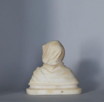 null A. del Pérugia (fin XIXe-début XXe). 
Portrait de sainte drapée, en buste. 
Sculpture...