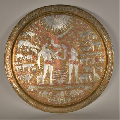 null Large circular tray made of copperware and metal inclusions, in three shades,...