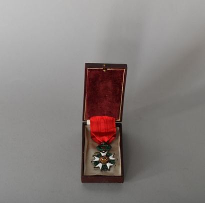 null Decoration - Legion of honor to the rank of knight in enamelled metal model...