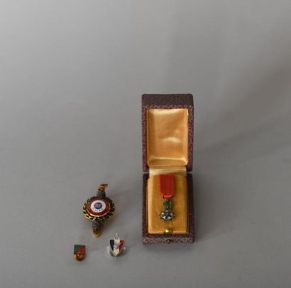 null Decoration - 4 enamelled pieces including a miniature Legion of Honour, a mayor's...