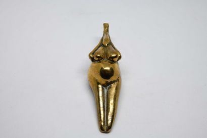 null 
Brigitte SAVY (1955-2015).

Bronze pendant "Venus". 1999.

Lost wax, unique...