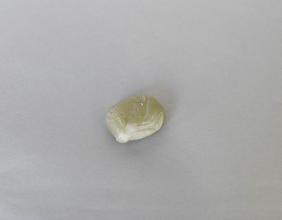null Chine, XXème siècle. Petit rince pinceaux en jade blanc, en forme de feuille...