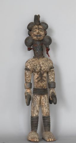 null NIGERIA 

Statue féminine en bois sculpté polychrome. 

XXe, dans le style des...