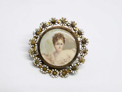 null 
19th century brooch composed of a miniature on porcelain representing the portrait...