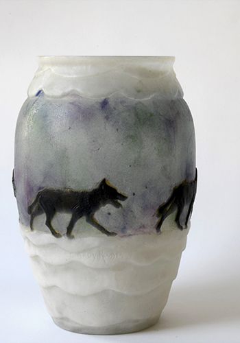  Gabriel ARGY ROUSSEAU (1885-1953) 
Vase " Wolves in the snow ", model created in...