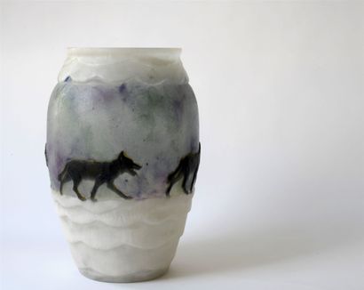 null Gabriel ARGY ROUSSEAU (1885-1953)

Vase " Wolves in the snow ", model created...