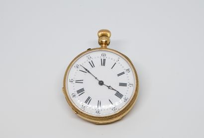 null Montre de col en or jaune 750 ‰, la cuvette guillochée et gravée d'un monogramme....