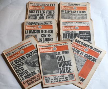 null Revues France Football, de 1975 comprenant 52 revues