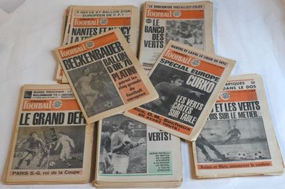 null Revues France Football, de 1976 comprenant 49 revues