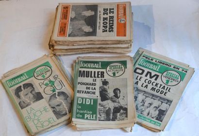 null Revues France Football, de 1970 comprenant 77 revues, dont les revues spéciales...