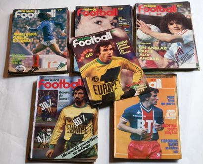 null Revues France Football, de 1980 comprenant 51 revues