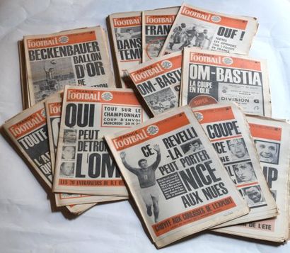 null Revues France Football, de 1972 comprenant 52 revues