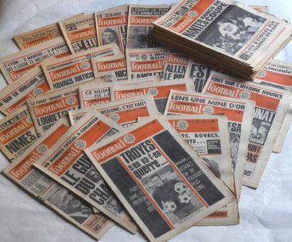 null Revues France Football, de 1973 comprenant 52 revues